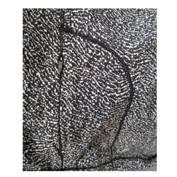 Lululemon 1/2 Zip Run top - Picture 11 of 13